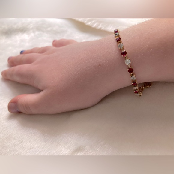 Child’s Holiday Rhinestone Bracelet by Avon- 6.5 inches - Picture 7 of 7